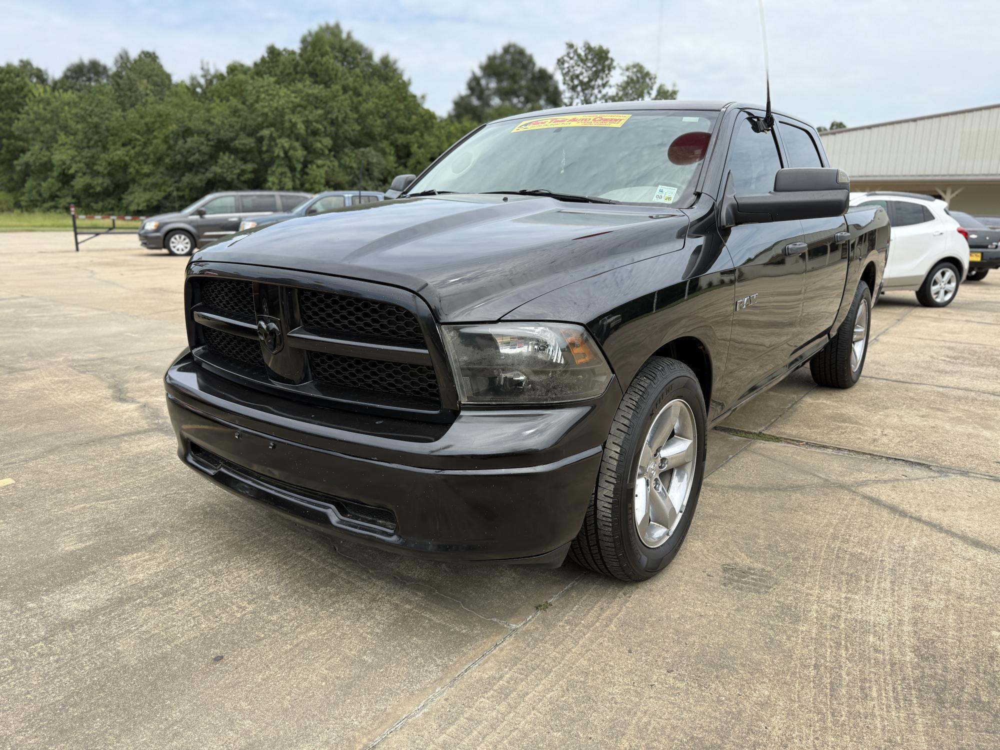 photo of 2009 Dodge Ram 1500 SLT Crew Cab 2WD