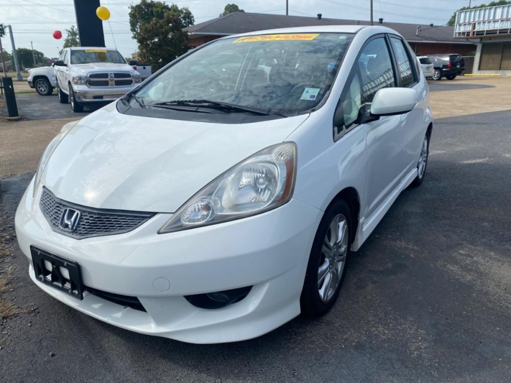 2009 Honda Fit Sport 5-Speed AT (JHMGE884X9S) with an 1.5L L4 SOHC 16V engine, 5-Speed Automatic Overdrive transmission, located at 419 N 18th St., Monroe, LA, 71201, (318) 410-9250, 32.514370, -92.105133 - Photo #0