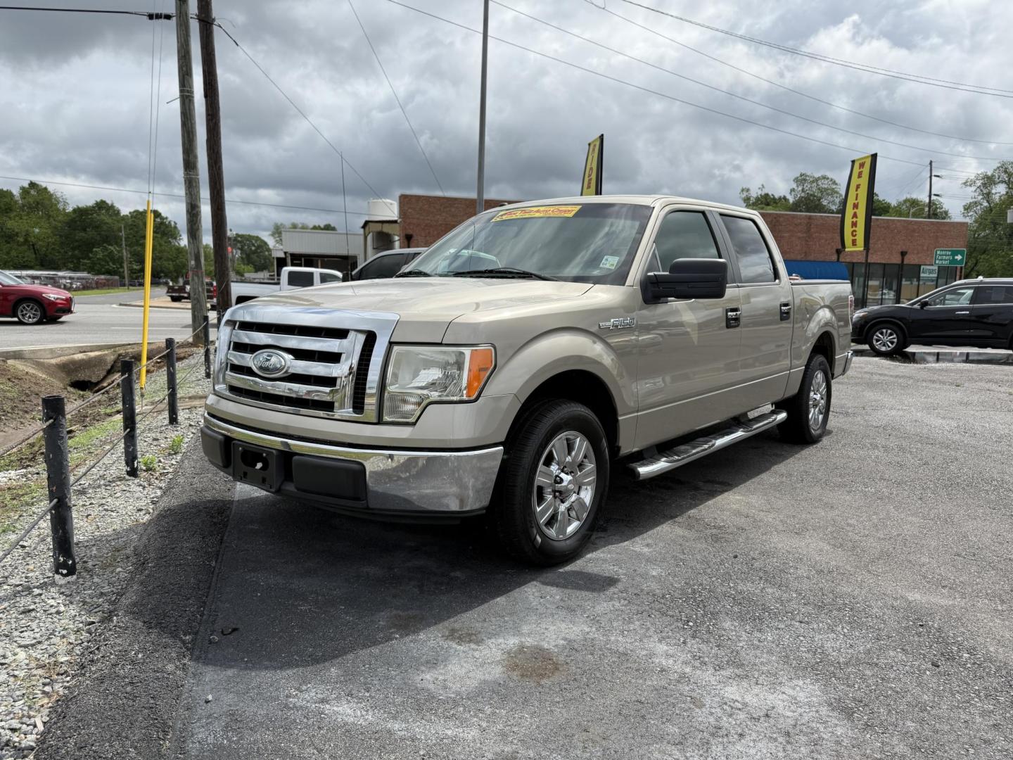 2009 Ford F-150 Lariat SuperCrew 5.5-ft. Bed 2WD (1FTPW12V59F) with an 5.4L V8 SOHC 24V FFV engine, 4-Speed Automatic Overdrive transmission, located at 419 N 18th St., Monroe, LA, 71201, (318) 410-9250, 32.514370, -92.105133 - Photo#0