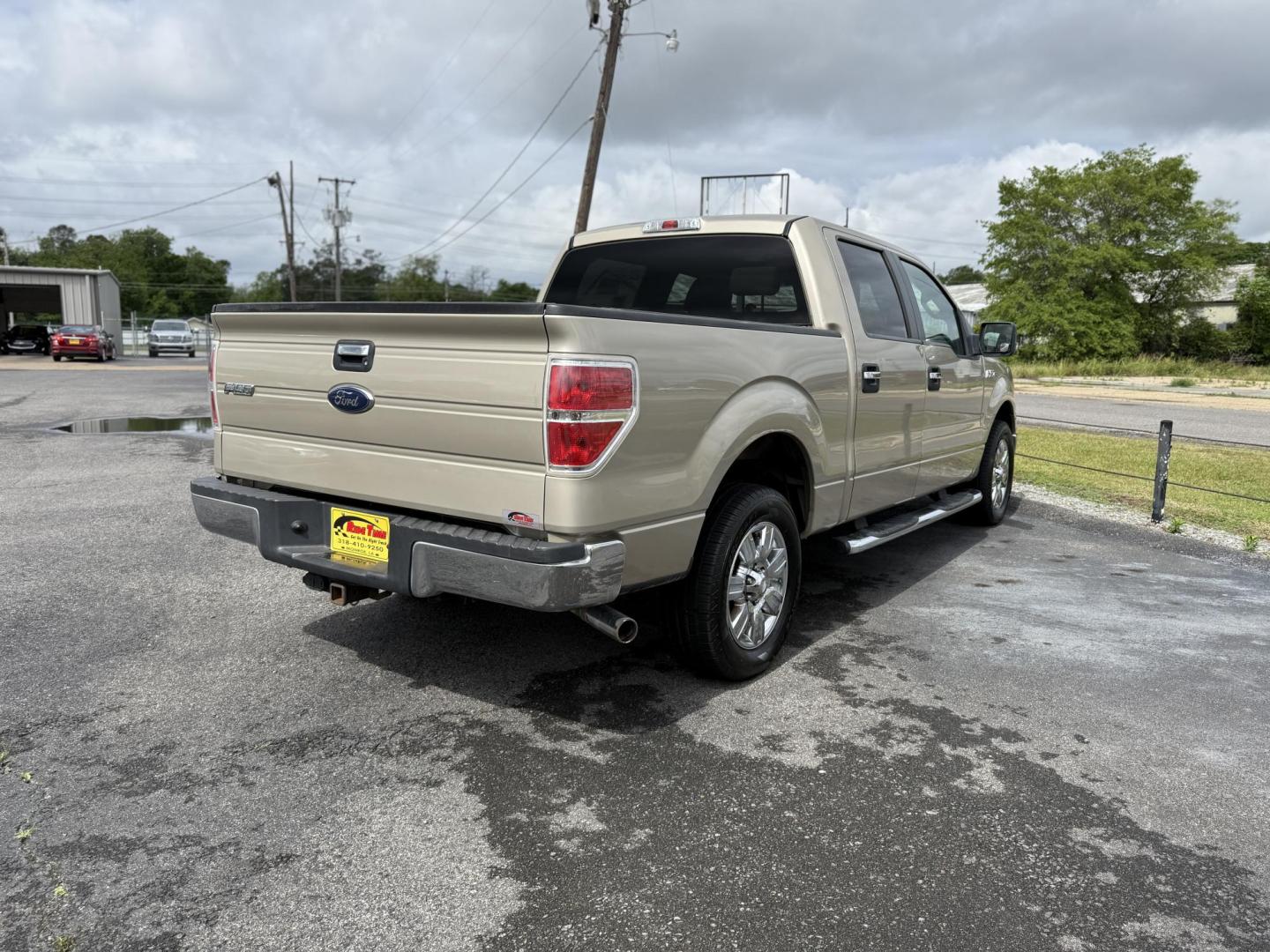 2009 Ford F-150 Lariat SuperCrew 5.5-ft. Bed 2WD (1FTPW12V59F) with an 5.4L V8 SOHC 24V FFV engine, 4-Speed Automatic Overdrive transmission, located at 419 N 18th St., Monroe, LA, 71201, (318) 410-9250, 32.514370, -92.105133 - Photo#1