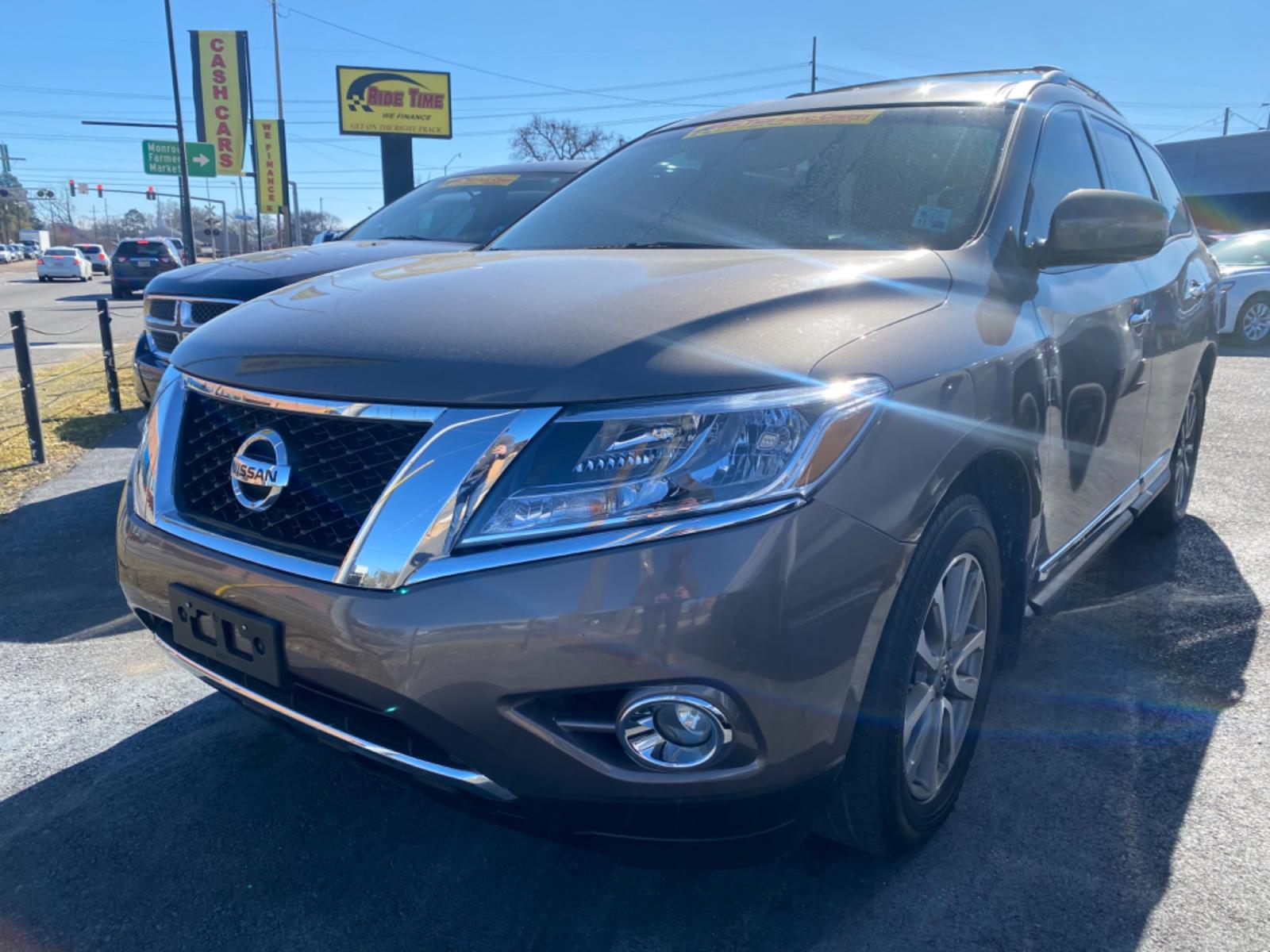 2014 Nissan Pathfinder S 2WD (5N1AR2MN8EC) with an 3.5L V6 DOHC 24V engine, Continuously Variable Transmission transmission, located at 419 N 18th St., Monroe, LA, 71201, (318) 410-9250, 32.514370, -92.105133 - Photo #0