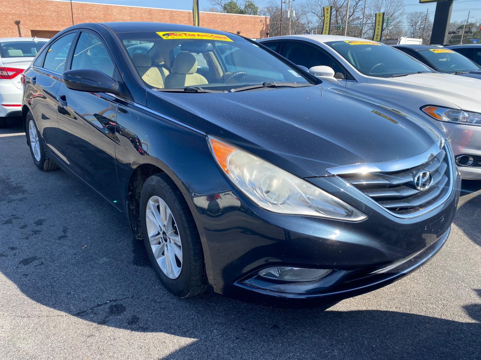 2013 Hyundai Sonata GLS (5NPEB4AC7DH) with an 2.4L L4 DOHC 16V engine, 6-Speed Automatic transmission, located at 419 N 18th St., Monroe, LA, 71201, (318) 410-9250, 32.514370, -92.105133 - Photo #0