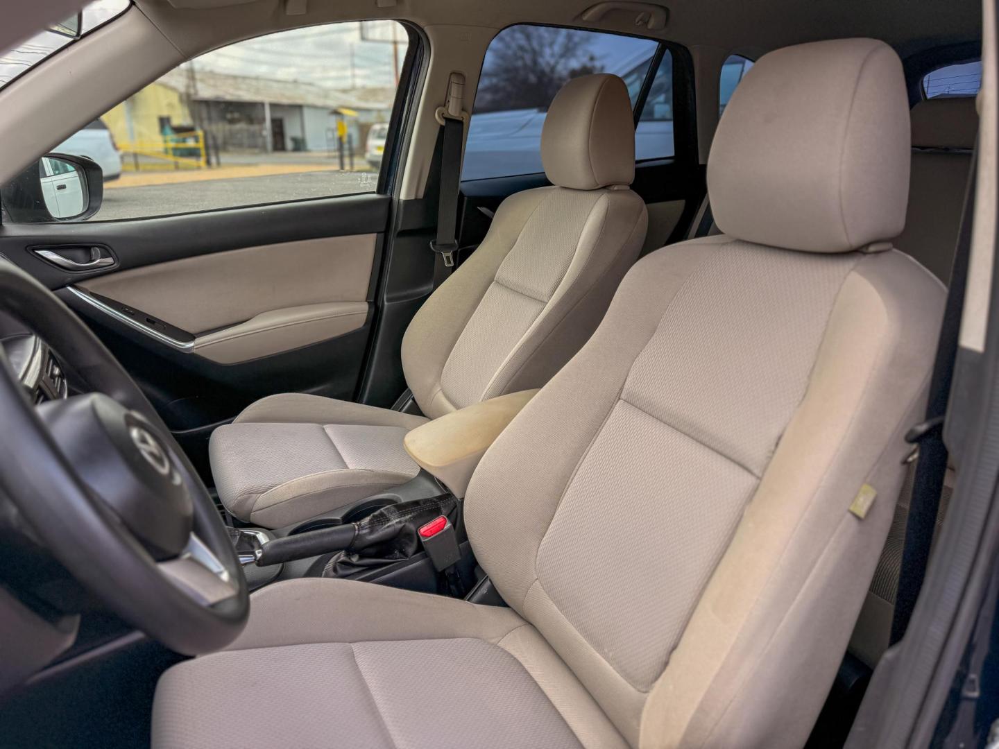 2015 Mazda CX-5 Sport AWD (JM3KE4BY0F0) with an 2.5L L4 DOHC 16V engine, 6-Speed Automatic transmission, located at 419 N 18th St., Monroe, LA, 71201, (318) 410-9250, 32.514370, -92.105133 - Photo#2