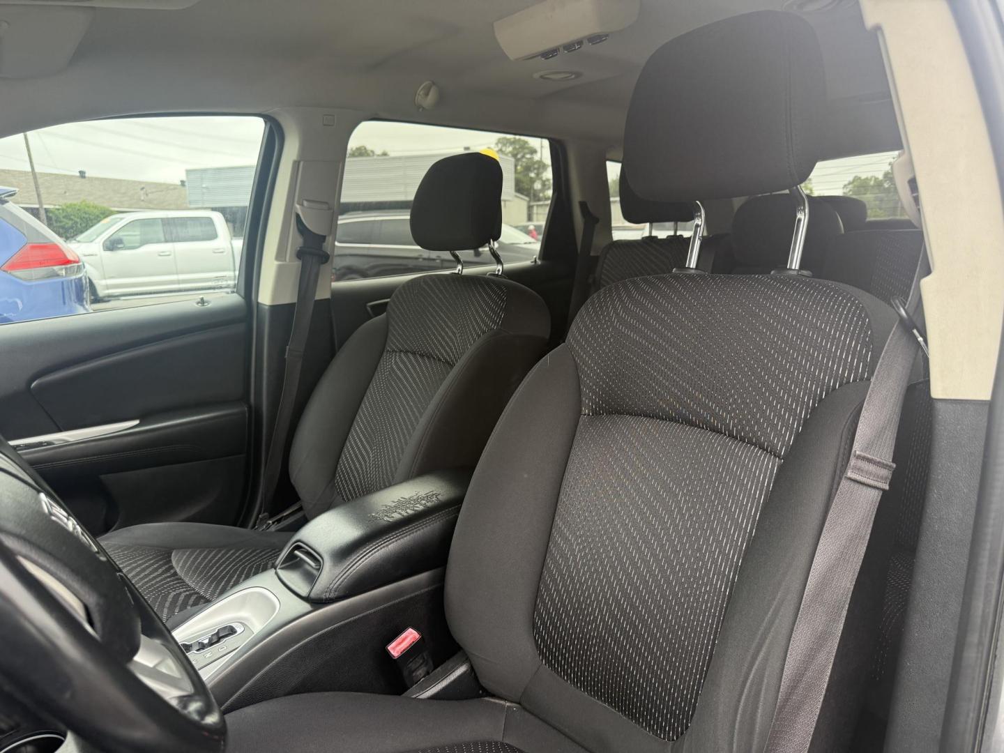 2016 Dodge Journey SE (3C4PDCAB6GT) with an 2.4L L4 DOHC 16V engine, 4A transmission, located at 419 N 18th St., Monroe, LA, 71201, (318) 410-9250, 32.514370, -92.105133 - Photo#2