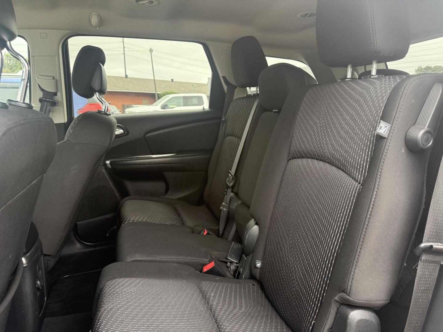 2016 Dodge Journey SE (3C4PDCAB6GT) with an 2.4L L4 DOHC 16V engine, 4A transmission, located at 419 N 18th St., Monroe, LA, 71201, (318) 410-9250, 32.514370, -92.105133 - Photo#4