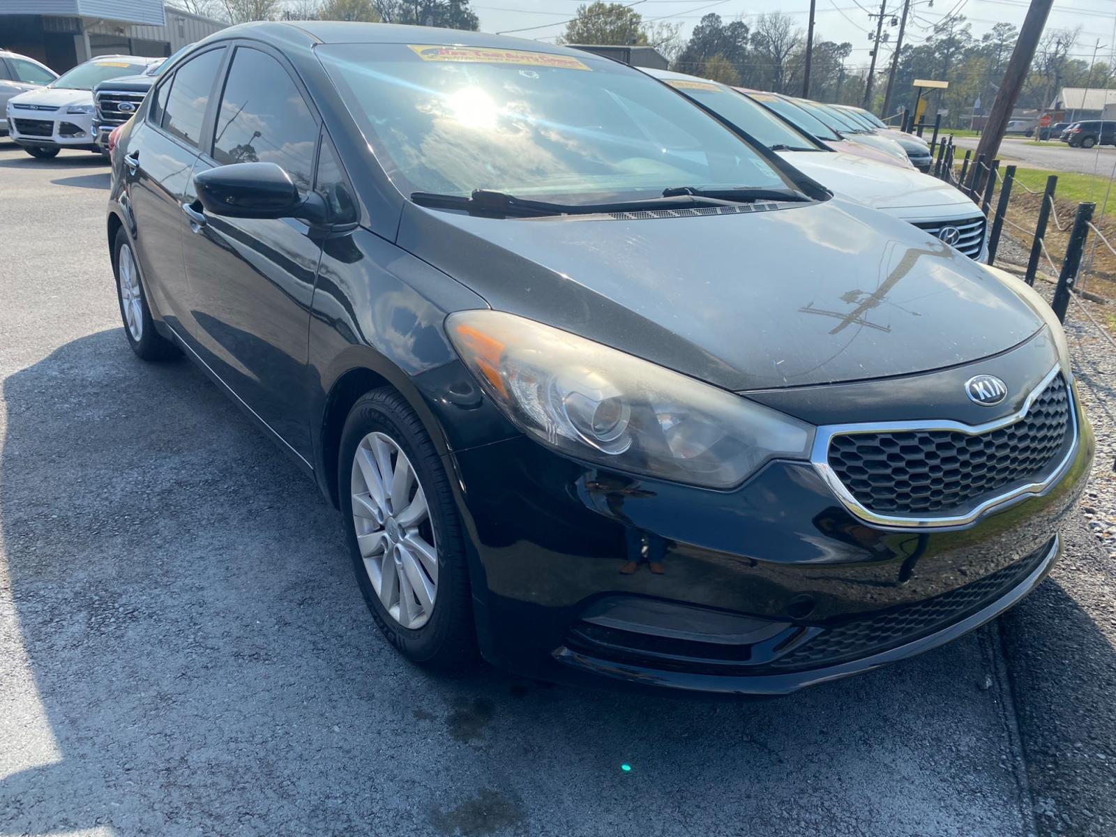 2016 Kia Forte EX (KNAFX4A68G5) with an 1.8L L4 DOHC 16V engine, 6-Speed Automatic transmission, located at 419 N 18th St., Monroe, LA, 71201, (318) 410-9250, 32.514370, -92.105133 - Photo #0