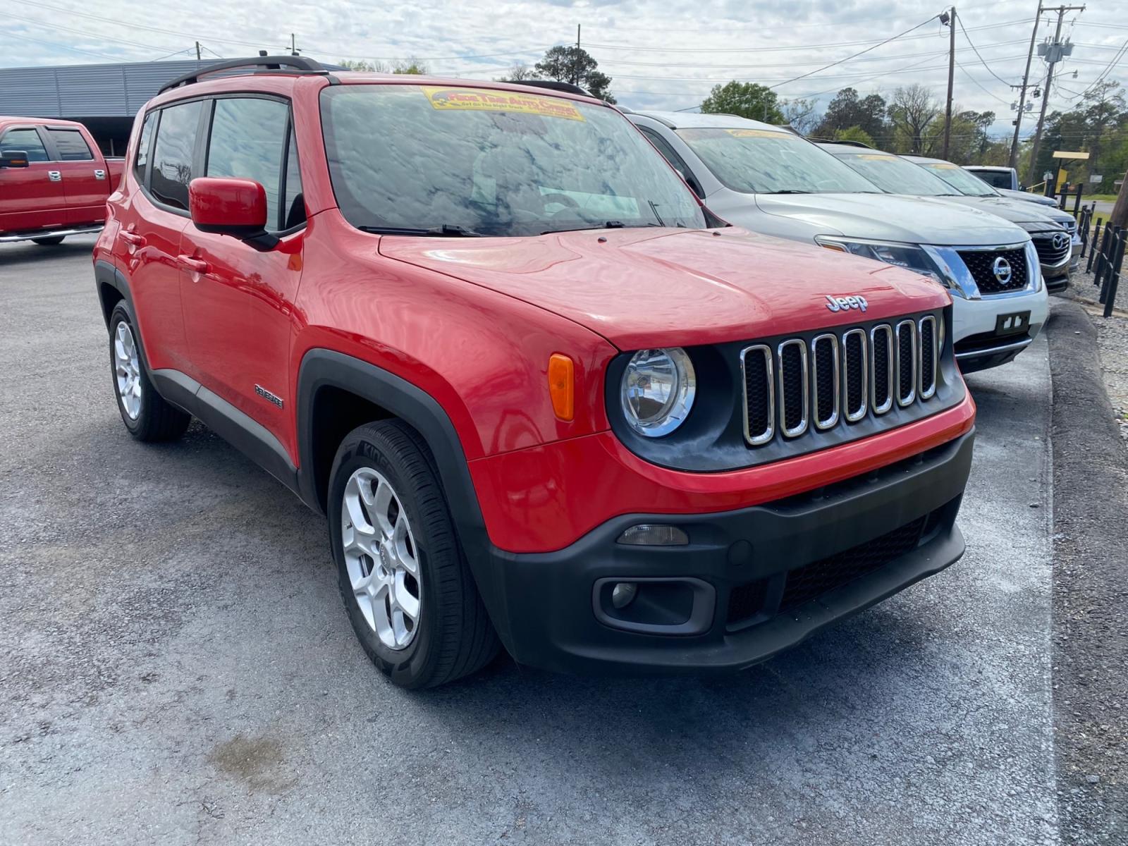 2015 Jeep Renegade Latitude FWD (ZACCJABT8FP) with an 2.4L L4 engine, 6-Speed Manual transmission, located at 419 N 18th St., Monroe, LA, 71201, (318) 410-9250, 32.514370, -92.105133 - Photo #0