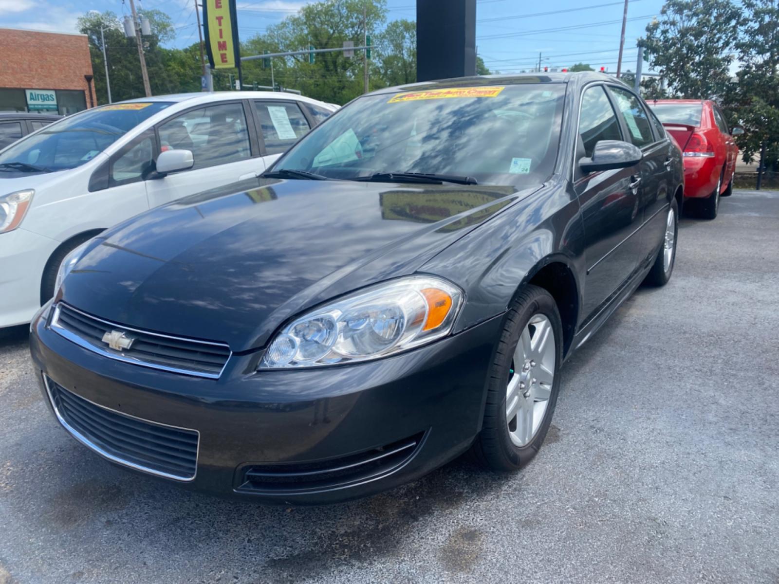 2015 Chevrolet Impala Limited LT (2G1WB5E38F1) with an 3.6L V6 DOHC 16V FFV engine, 6-Speed Automatic transmission, located at 419 N 18th St., Monroe, LA, 71201, (318) 410-9250, 32.514370, -92.105133 - Photo #0