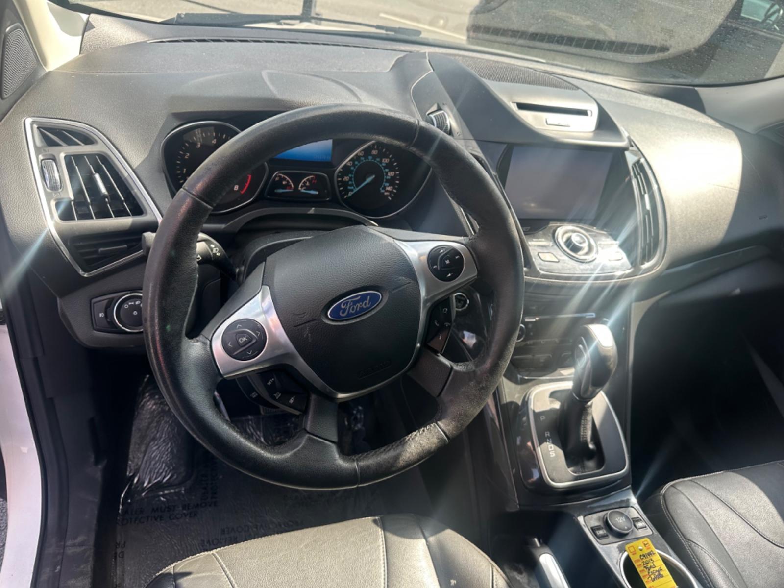2013 Ford Escape Titanium FWD (1FMCU0J93DU) with an 2.0L L4 DOHC 16V engine, 6-Speed Automatic transmission, located at 419 N 18th St., Monroe, LA, 71201, (318) 410-9250, 32.514370, -92.105133 - Photo #2