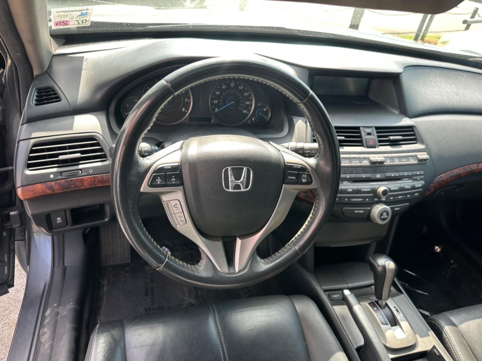 2011 Honda Accord Crosstour EX-L 4WD 5-Spd AT (5J6TF2H56BL) with an 3.5L V6 SOHC 24V engine, 5-Speed Automatic transmission, located at 419 N 18th St., Monroe, LA, 71201, (318) 410-9250, 32.514370, -92.105133 - Photo #2