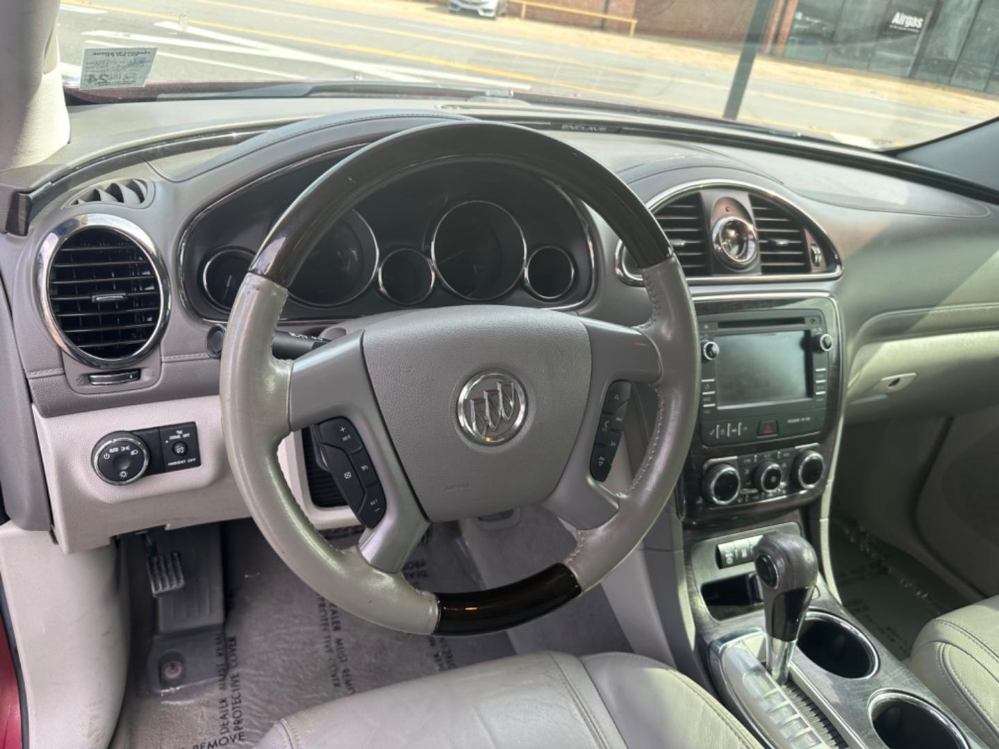 2015 Buick Enclave Convenience FWD (5GAKRAKD2FJ) with an 3.6L V6 DOHC 24V engine, 6-Speed Automatic Overdrive transmission, located at 419 N 18th St., Monroe, LA, 71201, (318) 410-9250, 32.514370, -92.105133 - Photo#2