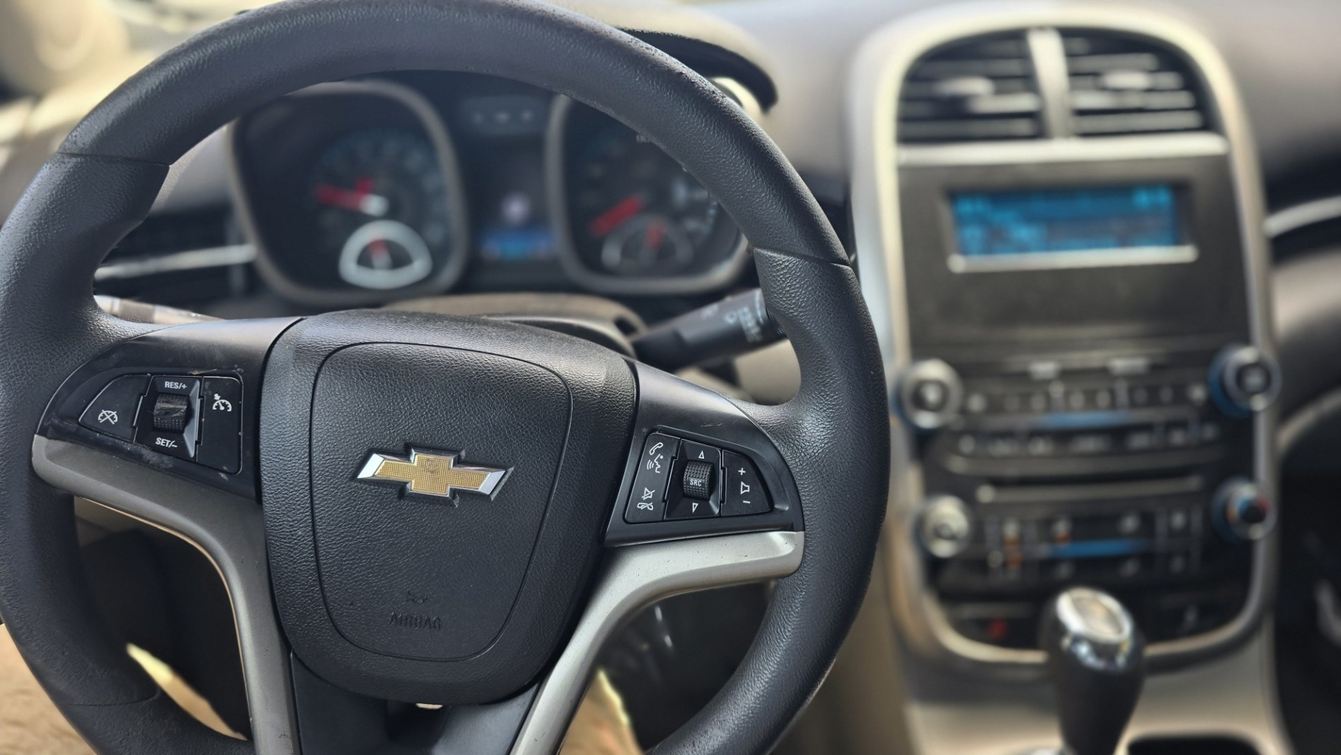 2015 Chevrolet Malibu (1G11B5SL4FF) , located at 419 N 18th St., Monroe, LA, 71201, (318) 410-9250, 32.514370, -92.105133- Photo#5