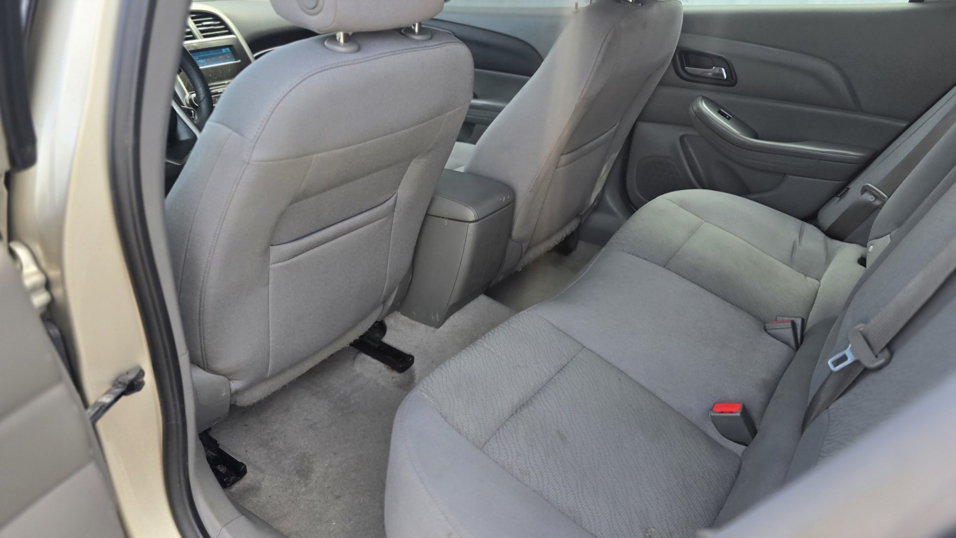2015 Chevrolet Malibu (1G11B5SL4FF) , located at 419 N 18th St., Monroe, LA, 71201, (318) 410-9250, 32.514370, -92.105133- Photo#6