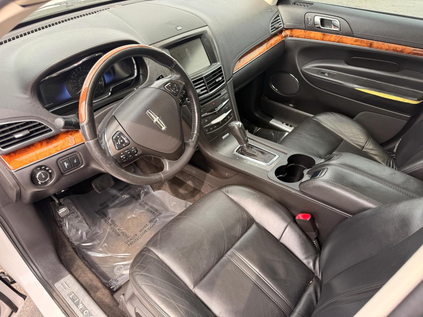 2013 Lincoln MKT (2LMHJ5AT4DB) , located at 419 N 18th St., Monroe, LA, 71201, (318) 410-9250, 32.514370, -92.105133 - Photo#3