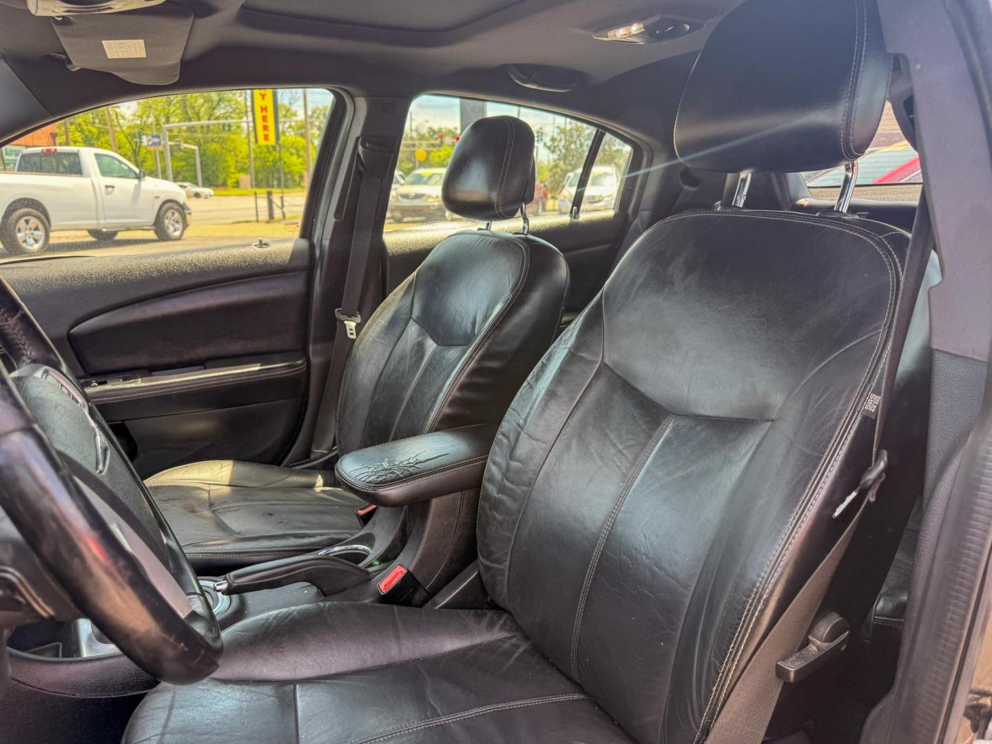 2012 Chrysler 200 (1C3CCBCB4CN) , located at 419 N 18th St., Monroe, LA, 71201, (318) 410-9250, 32.514370, -92.105133 - Photo#2