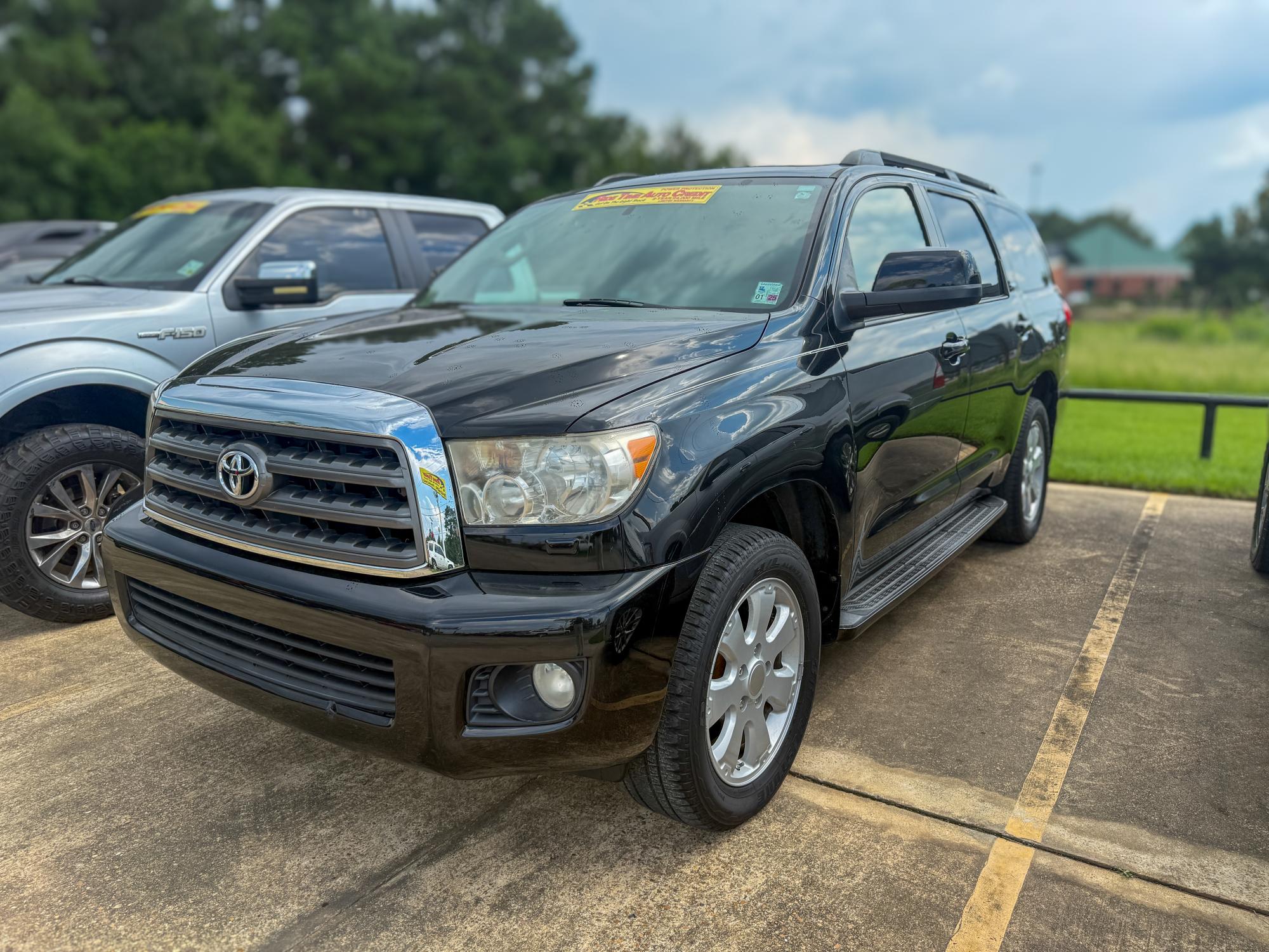 photo of 2010 Toyota Sequoia SR5 4.6L 2WD
