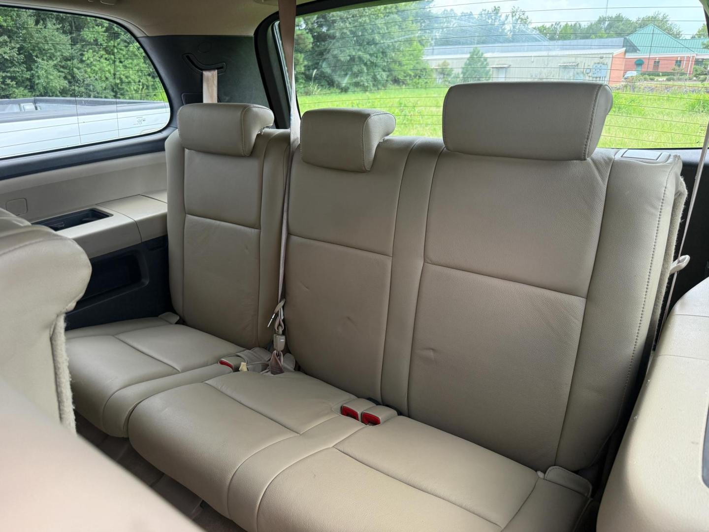 2010 Toyota Sequoia (5TDZM5G11AS) , located at 419 N 18th St., Monroe, LA, 71201, (318) 410-9250, 32.514370, -92.105133 - Photo#5