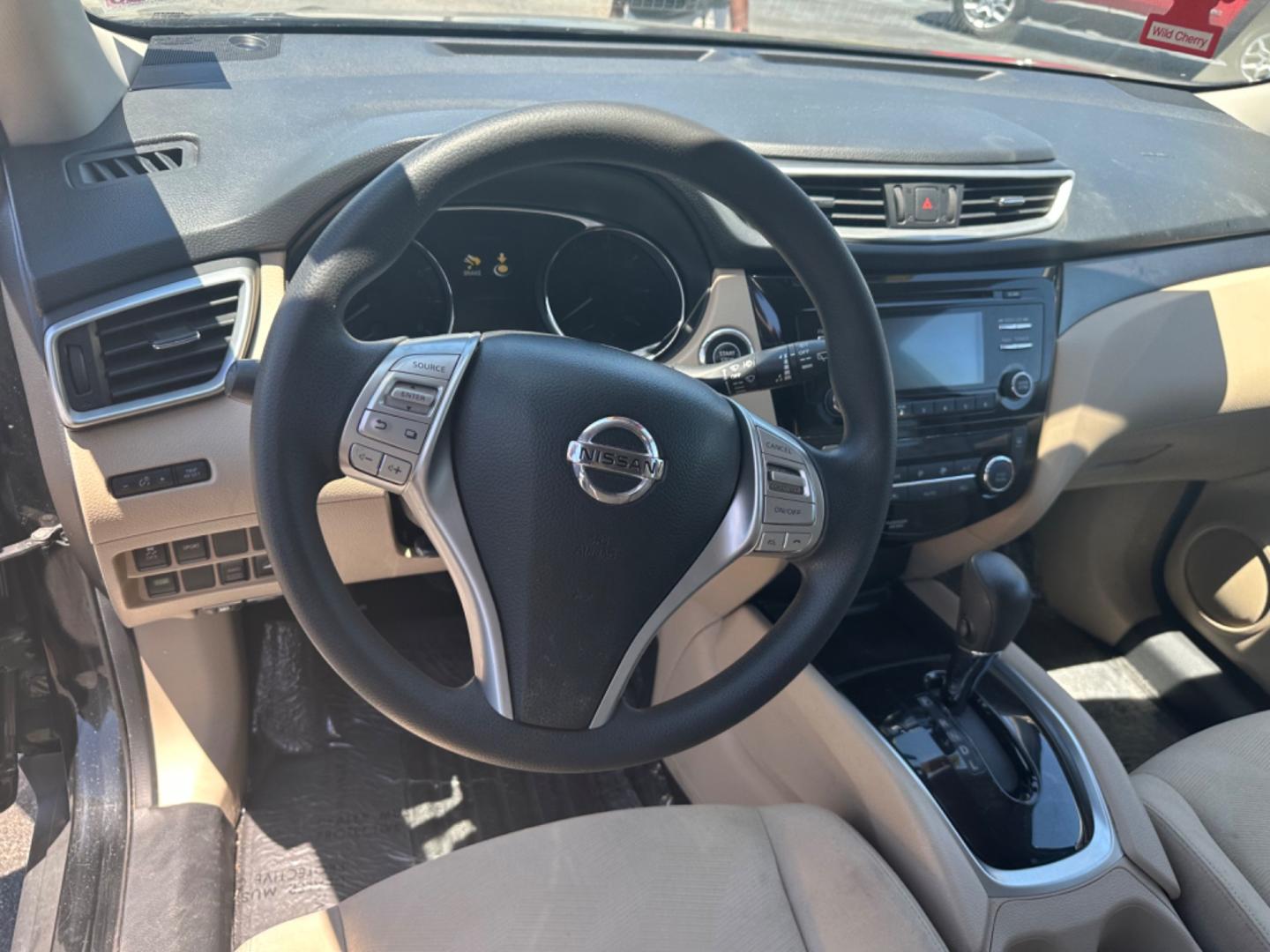 2016 Nissan Rogue SV AWD (KNMAT2MV8GP) with an 2.5L L4 DOHC 16V engine, CVT transmission, located at 419 N 18th St., Monroe, LA, 71201, (318) 410-9250, 32.514370, -92.105133 - Photo#2