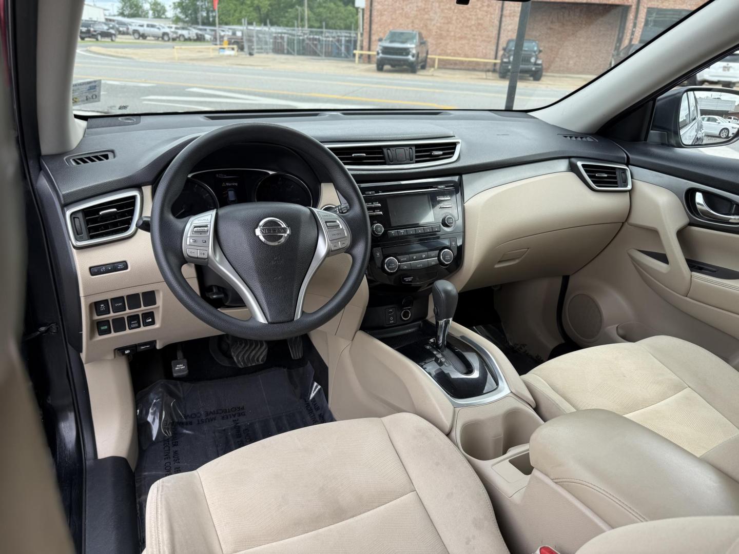 2016 Nissan Rogue SV AWD (KNMAT2MV8GP) with an 2.5L L4 DOHC 16V engine, CVT transmission, located at 419 N 18th St., Monroe, LA, 71201, (318) 410-9250, 32.514370, -92.105133 - Photo#2