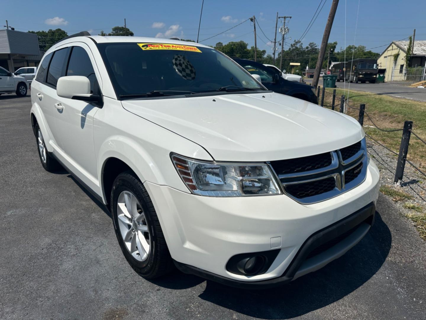 2015 Dodge Journey SXT with an 3.6L V6 DOHC 24V engine, 6-Speed Automatic transmission, located at 419 N 18th St., Monroe, LA, 71201, (318) 410-9250, 32.514370, -92.105133 - Photo#0