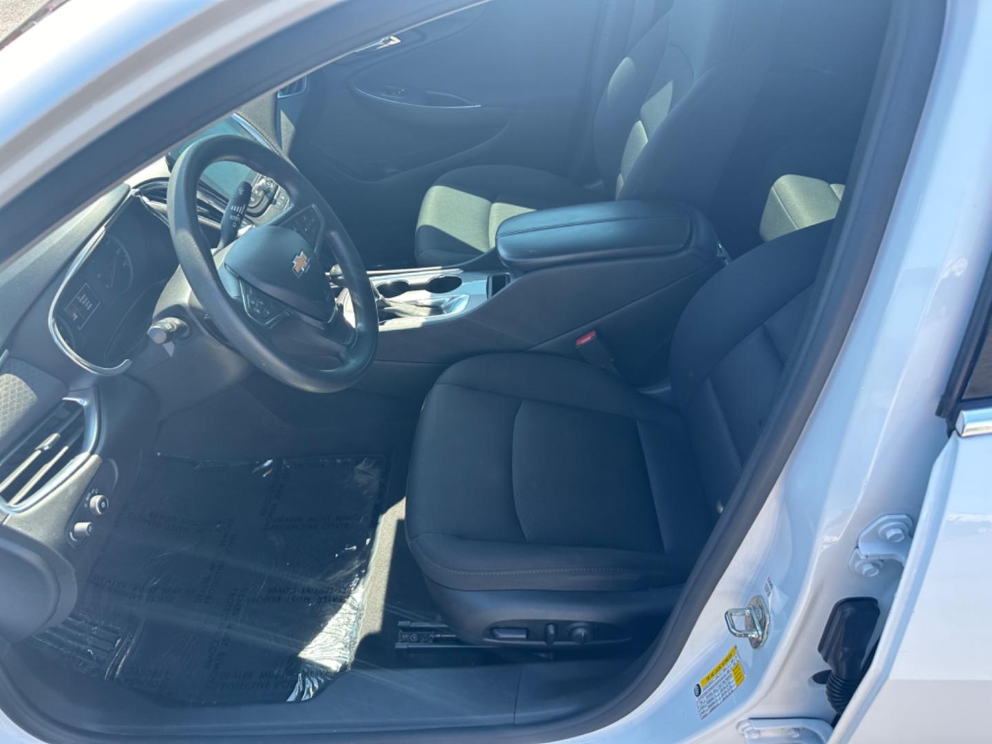 2020 Chevrolet Malibu LT (1G1ZD5ST1LF) with an 1.5L L4 DOHC 16V engine, 6A transmission, located at 419 N 18th St., Monroe, LA, 71201, (318) 410-9250, 32.514370, -92.105133 - Photo#1