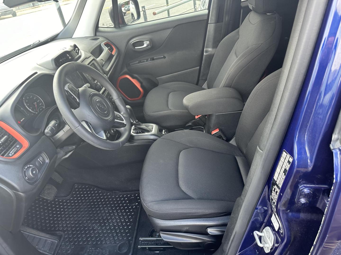 2018 Jeep Renegade Sport 4WD (ZACCJBAB6JP) with an 2.4L L4 DOHC 16V engine, 6M transmission, located at 419 N 18th St., Monroe, LA, 71201, (318) 410-9250, 32.514370, -92.105133 - Photo#2