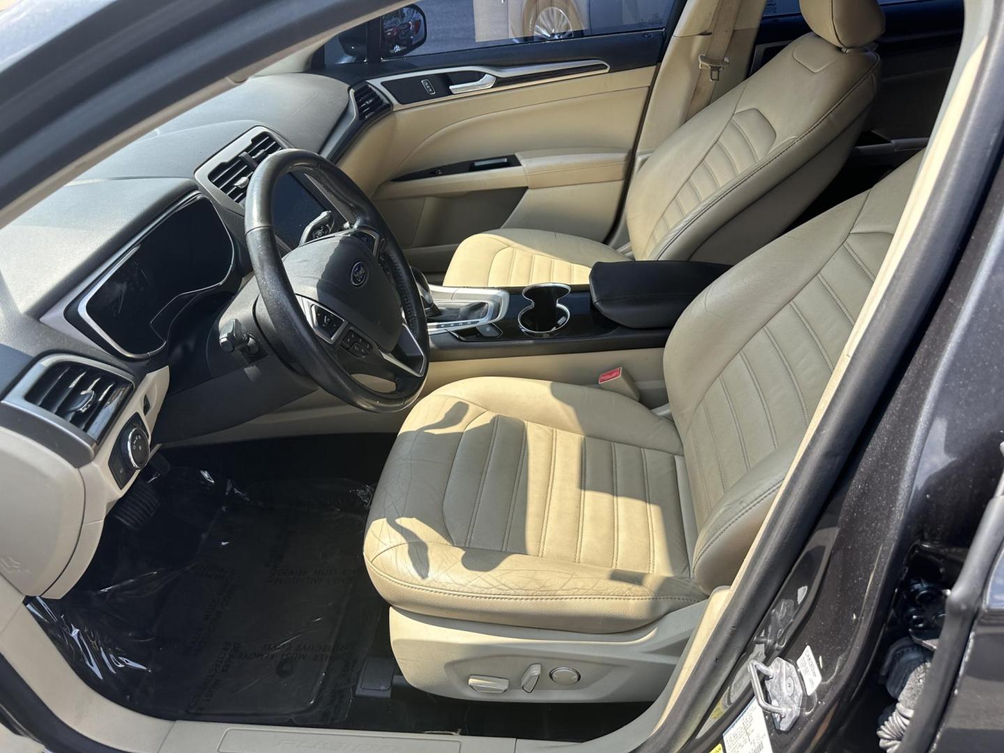 2015 Ford Fusion SE (3FA6P0HD2FR) with an 1.5L L4 DOHC 16V engine, located at 419 N 18th St., Monroe, LA, 71201, (318) 410-9250, 32.514370, -92.105133 - Photo#2