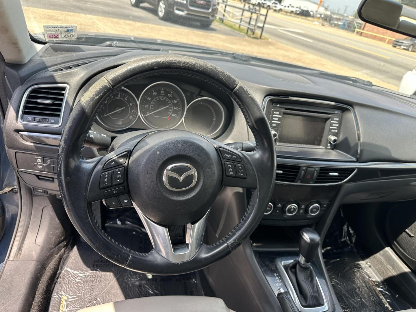 2015 Mazda Mazda6 i Touring (JM1GJ1V57F1) with an 2.5L L4 DOHC 16V engine, 6-Speed Automatic transmission, located at 419 N 18th St., Monroe, LA, 71201, (318) 410-9250, 32.514370, -92.105133 - Photo#3