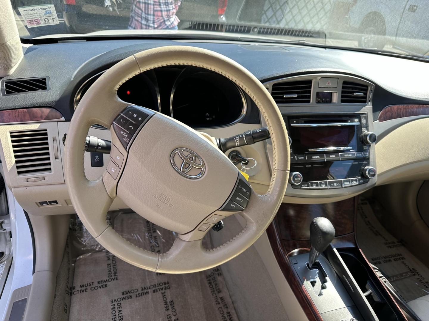 2012 Toyota Avalon Base (4T1BK3DB7CU) with an 3.5L V6 DOHC 24V engine, 6-Speed Automatic transmission, located at 419 N 18th St., Monroe, LA, 71201, (318) 410-9250, 32.514370, -92.105133 - Photo#2