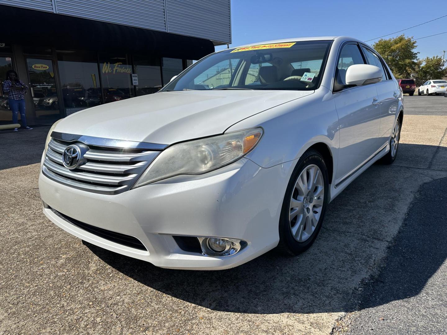 2012 Toyota Avalon Base (4T1BK3DB7CU) with an 3.5L V6 DOHC 24V engine, 6-Speed Automatic transmission, located at 419 N 18th St., Monroe, LA, 71201, (318) 410-9250, 32.514370, -92.105133 - Photo#0