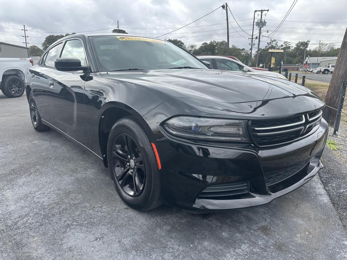 2016 Dodge Charger SE (2C3CDXBG5GH) with an 3.6L V6 DOHC 24V engine, 8A transmission, located at 419 N 18th St., Monroe, LA, 71201, (318) 410-9250, 32.514370, -92.105133 - Photo#0