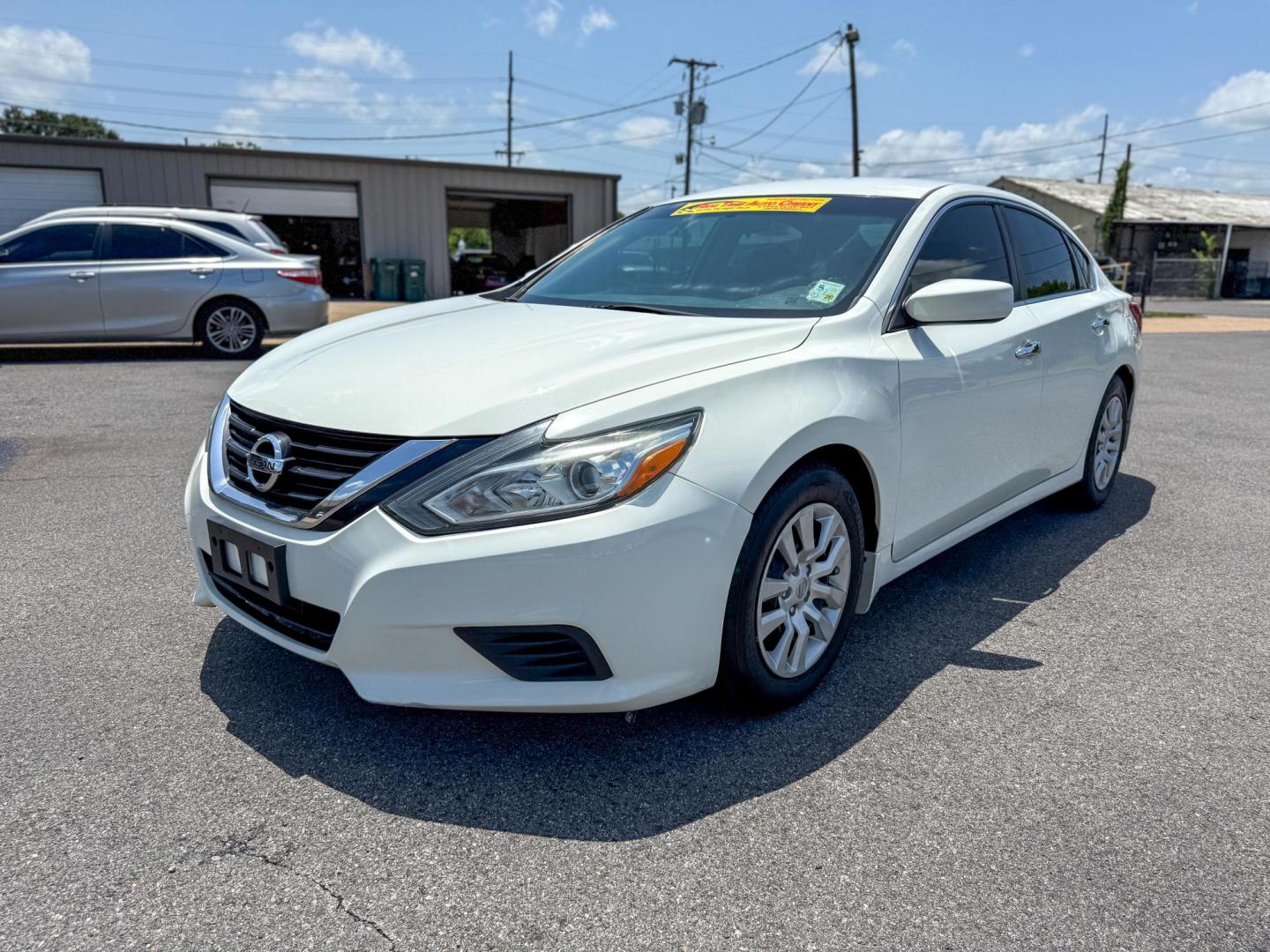 2017 Nissan Altima 2.5 S (1N4AL3AP1HC) with an 2.5L L4 DOHC 16V engine, CVT transmission, located at 419 N 18th St., Monroe, LA, 71201, (318) 410-9250, 32.514370, -92.105133 - Photo#0