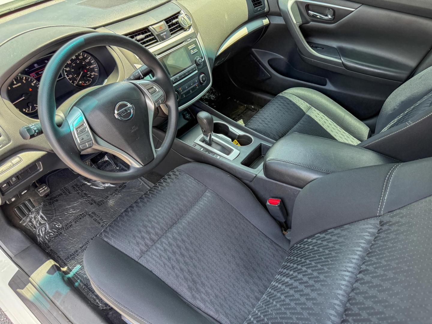 2017 Nissan Altima 2.5 S (1N4AL3AP1HC) with an 2.5L L4 DOHC 16V engine, CVT transmission, located at 419 N 18th St., Monroe, LA, 71201, (318) 410-9250, 32.514370, -92.105133 - Photo#3
