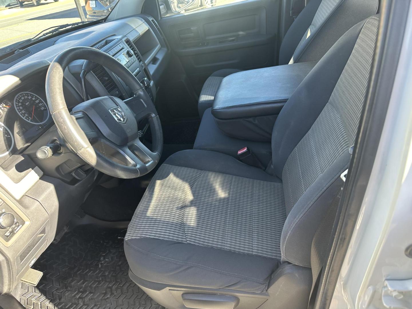 2009 Dodge Ram 1500 SLT Quad Cab 2WD (1D3HB18T89S) with an 5.7L V8 OHV 16V engine, 5-Speed Automatic transmission, located at 419 N 18th St., Monroe, LA, 71201, (318) 410-9250, 32.514370, -92.105133 - Photo#2