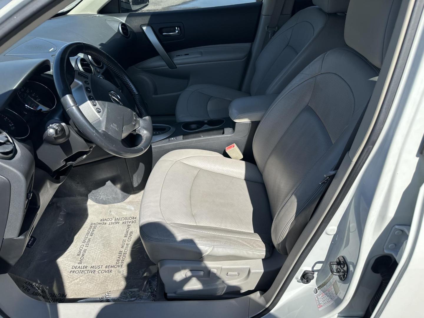 2011 Nissan Rogue S AWD (JN8AS5MVXBW) with an 2.5L L4 DOHC 16V engine, CVT transmission, located at 419 N 18th St., Monroe, LA, 71201, (318) 410-9250, 32.514370, -92.105133 - Photo#2