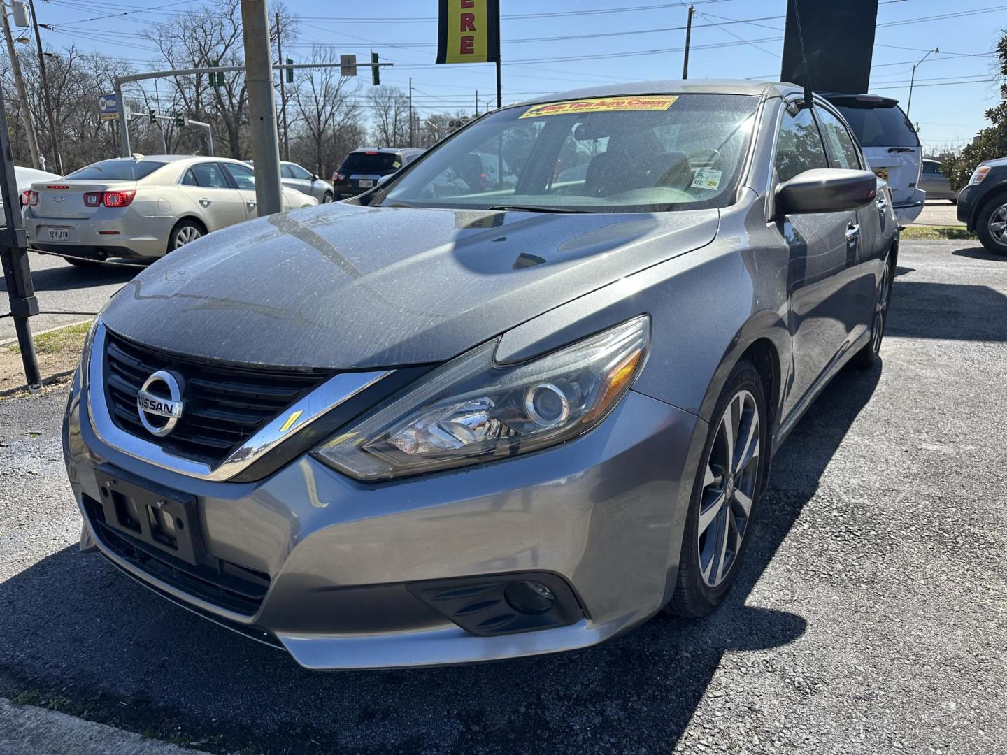 2017 Nissan Altima 2.5 S (1N4AL3AP3HN) with an 2.5L L4 DOHC 16V engine, CVT transmission, located at 419 N 18th St., Monroe, LA, 71201, (318) 410-9250, 32.514370, -92.105133 - Photo#0