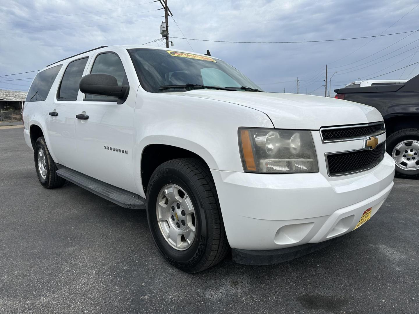 2012 Chevrolet Suburban FL 1500 2WD (1GNSC5E00CR) with an 5.3L V8 OHV 16V FFV engine, 6-Speed Automatic transmission, located at 419 N 18th St., Monroe, LA, 71201, (318) 410-9250, 32.514370, -92.105133 - Photo#0