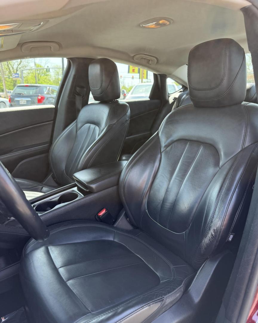 2015 Chrysler 200 C (1C3CCCCB9FN) with an 2.4L L4 DOHC 16V engine, 9-Speed Automatic transmission, located at 419 N 18th St., Monroe, LA, 71201, (318) 410-9250, 32.514370, -92.105133 - Photo#3