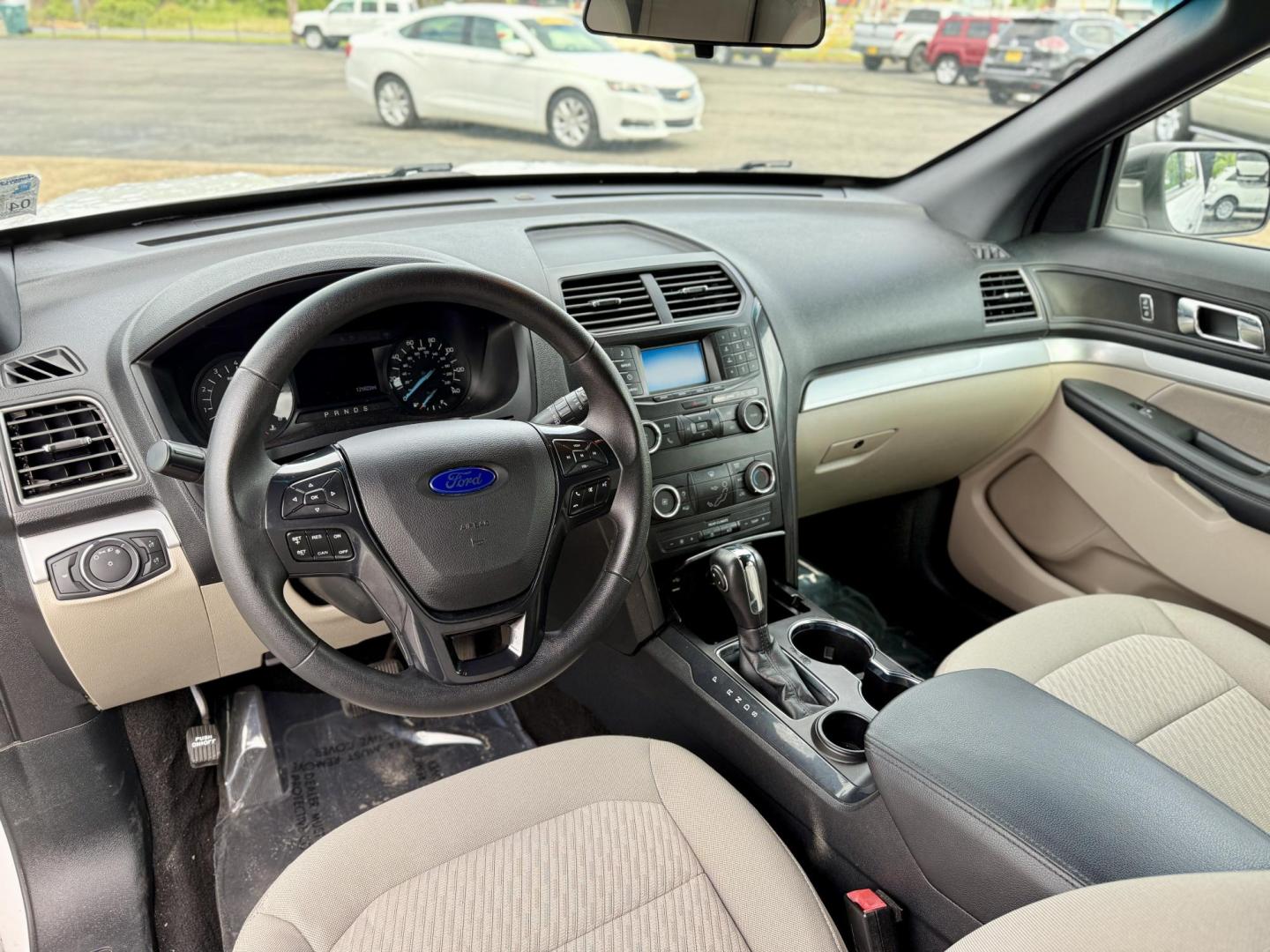 2018 Ford Explorer Base FWD (1FM5K7B89JG) with an 3.5L V6 DOHC 24V engine, 6A transmission, located at 419 N 18th St., Monroe, LA, 71201, (318) 410-9250, 32.514370, -92.105133 - Photo#2
