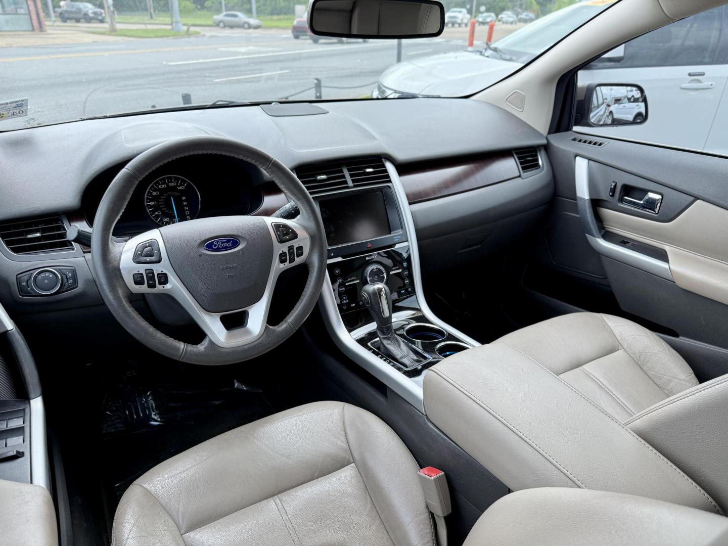 2013 Ford Edge Limited FWD (2FMDK3KCXDB) with an 3.5L V6 DOHC 24V engine, 6-Speed Automatic transmission, located at 419 N 18th St., Monroe, LA, 71201, (318) 410-9250, 32.514370, -92.105133 - Photo#2