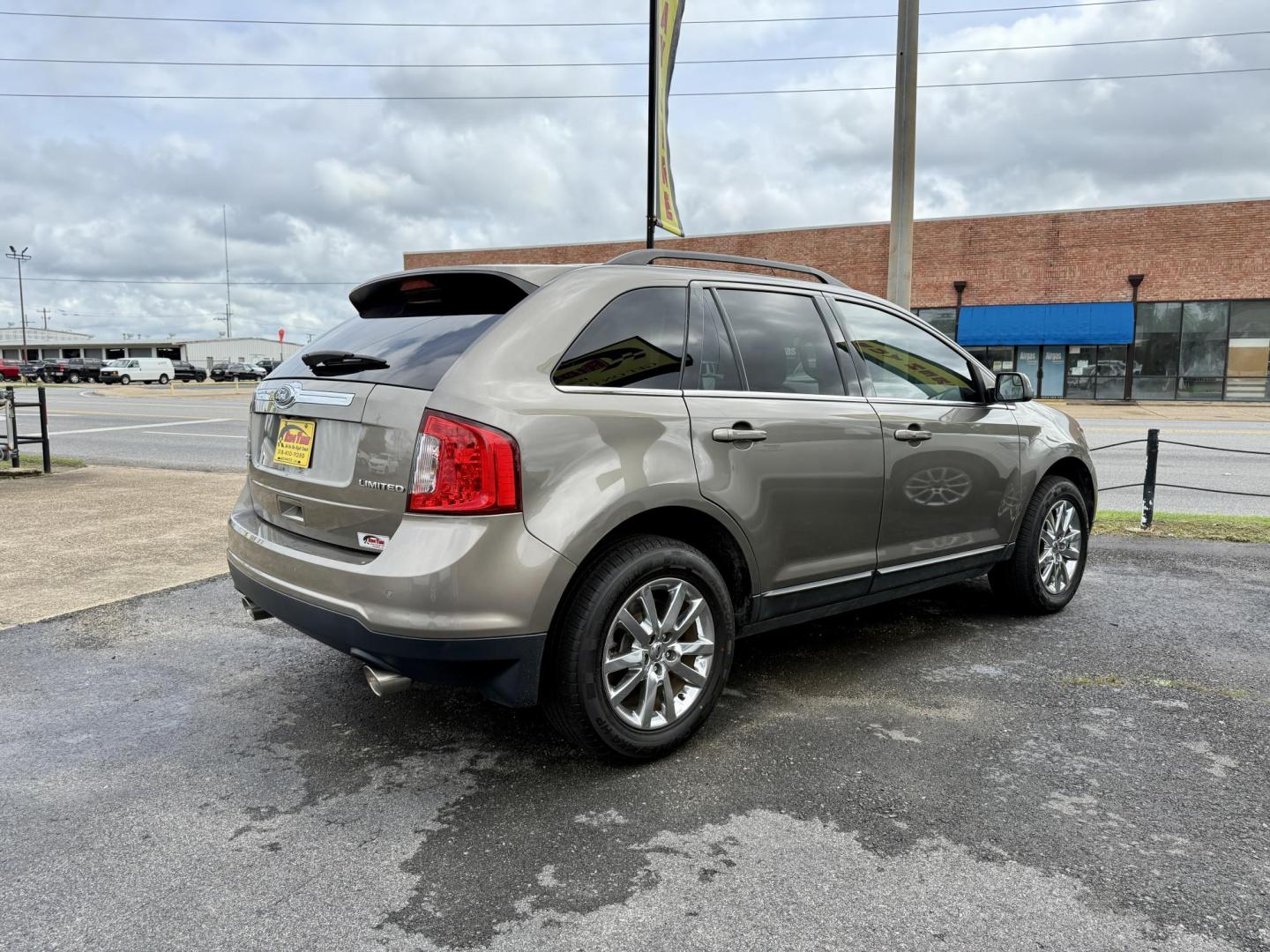 2013 Ford Edge Limited FWD (2FMDK3KCXDB) with an 3.5L V6 DOHC 24V engine, 6-Speed Automatic transmission, located at 419 N 18th St., Monroe, LA, 71201, (318) 410-9250, 32.514370, -92.105133 - Photo#1