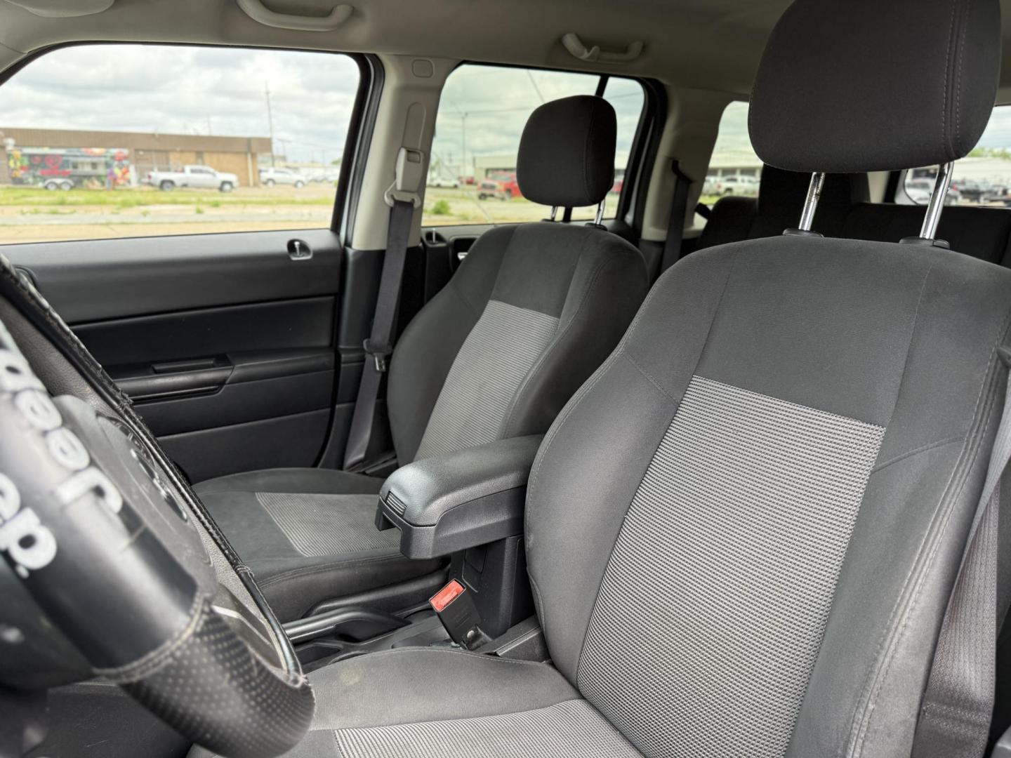 2016 Jeep Patriot Sport 4WD (1C4NJRBBXGD) with an 2.4L L4 DOHC 16V engine, located at 419 N 18th St., Monroe, LA, 71201, (318) 410-9250, 32.514370, -92.105133 - Photo#2