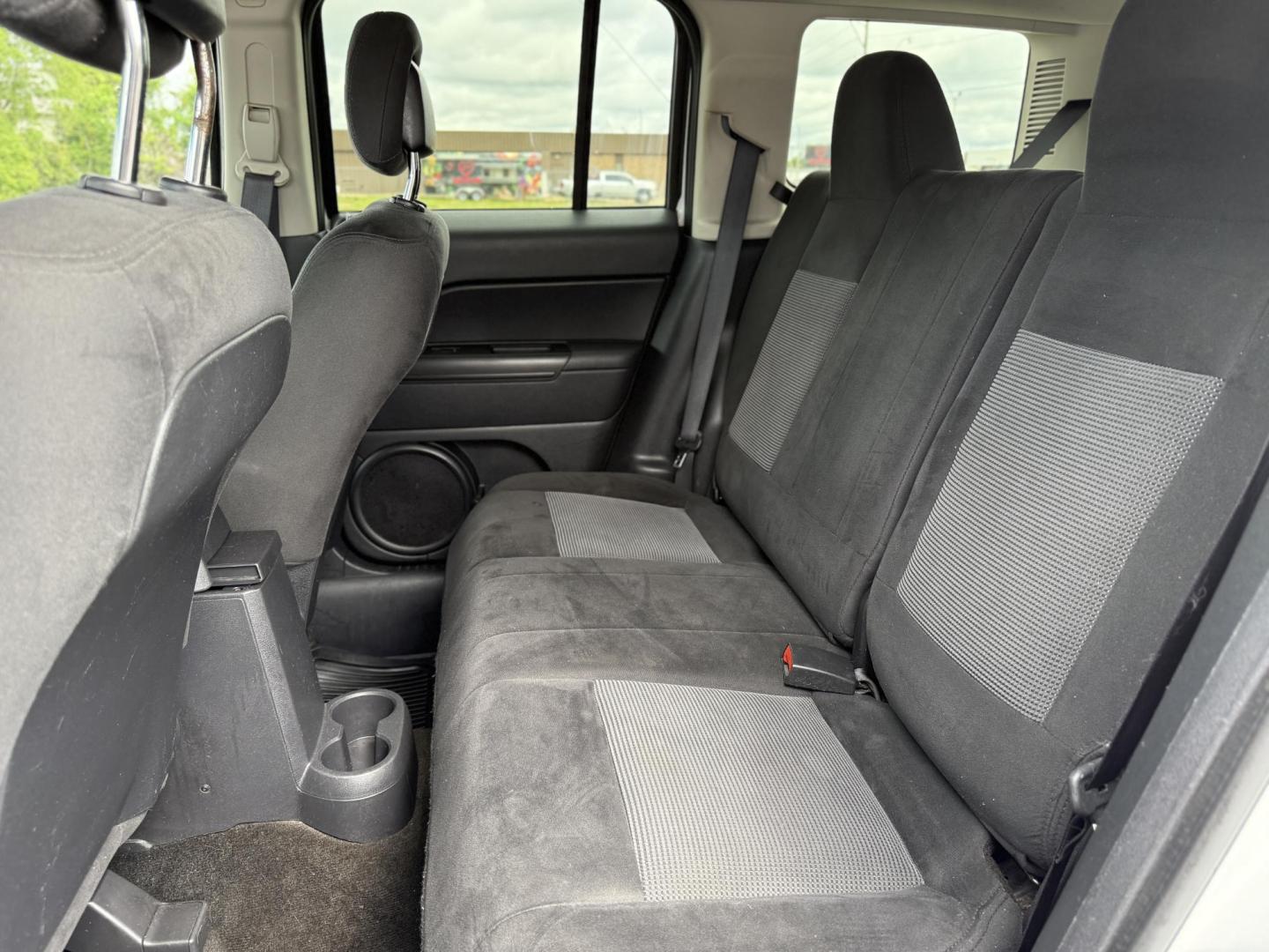 2016 Jeep Patriot Sport 4WD (1C4NJRBBXGD) with an 2.4L L4 DOHC 16V engine, located at 419 N 18th St., Monroe, LA, 71201, (318) 410-9250, 32.514370, -92.105133 - Photo#4