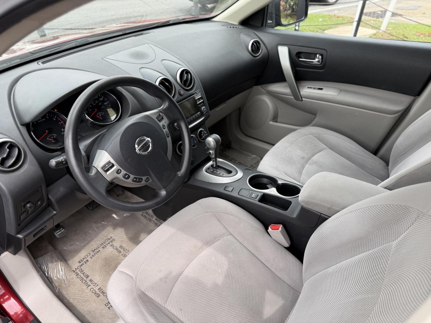 2015 Nissan Rogue Select S 2WD (JN8AS5MT8FW) with an 2.5L L4 DOHC 16V engine, Continuously Variable Transmission transmission, located at 419 N 18th St., Monroe, LA, 71201, (318) 410-9250, 32.514370, -92.105133 - Photo#2