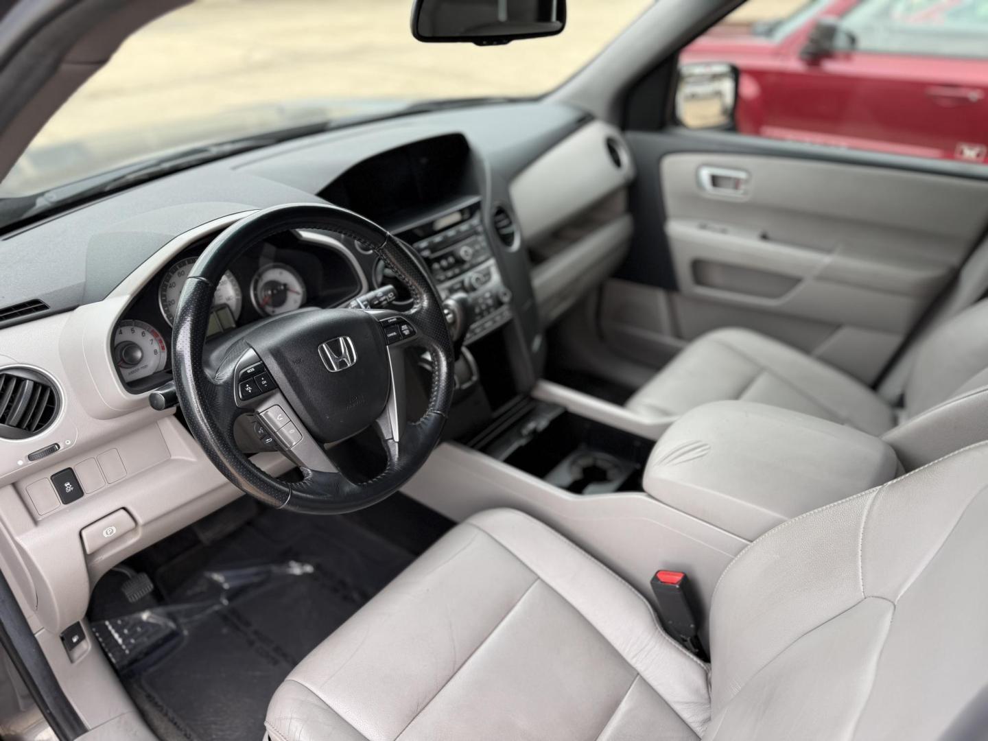 2012 Honda Pilot EX-L 2WD 5-Spd AT (5FNYF3H50CB) with an 3.5L V6 SOHC 24V engine, 5-Speed Automatic transmission, located at 419 N 18th St., Monroe, LA, 71201, (318) 410-9250, 32.514370, -92.105133 - Photo#2