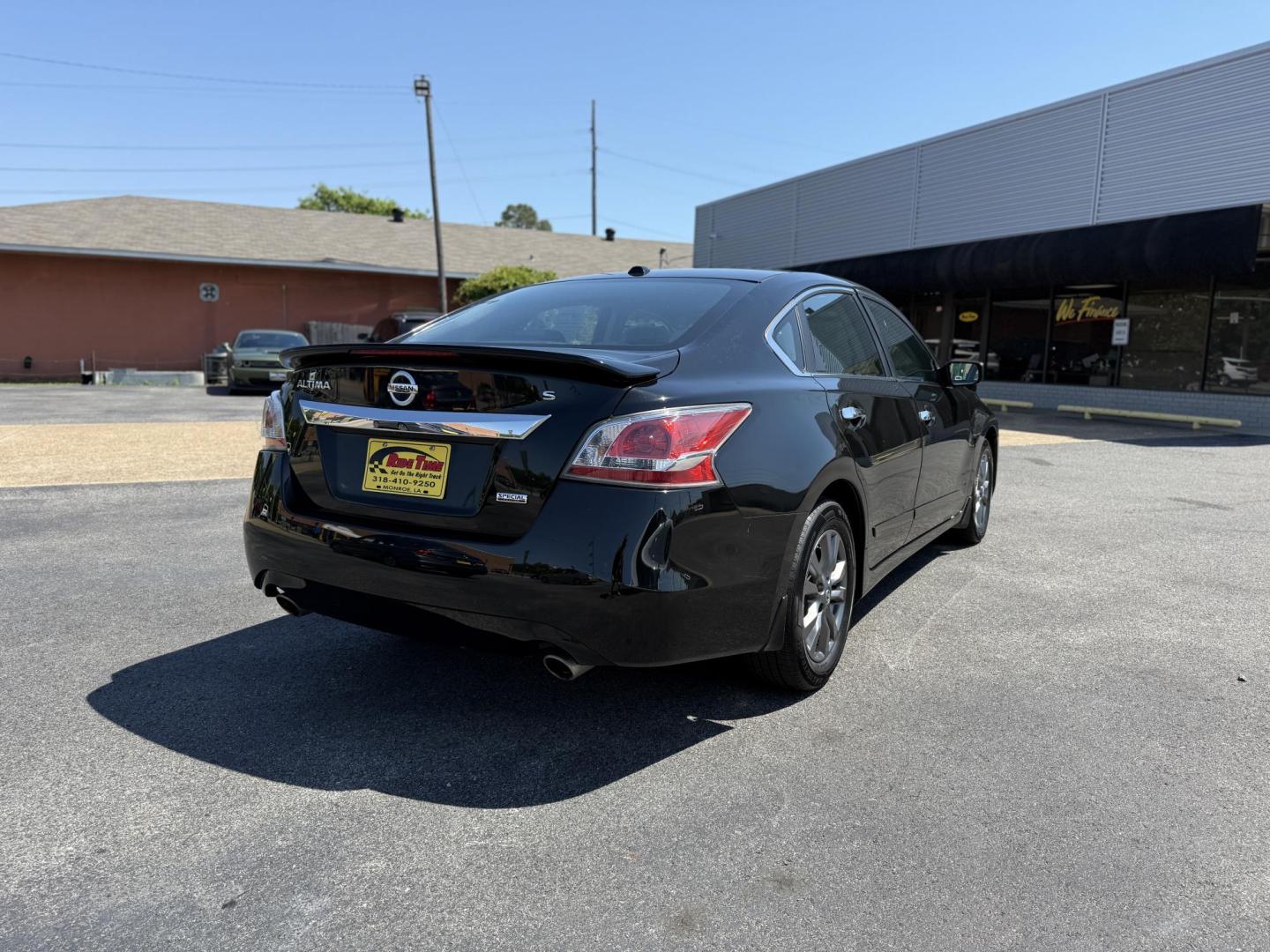 2015 Nissan Altima 2.5 S (1N4AL3AP2FC) with an 2.5L L4 DOHC 16V engine, Continuously Variable Transmission transmission, located at 419 N 18th St., Monroe, LA, 71201, (318) 410-9250, 32.514370, -92.105133 - Photo#1