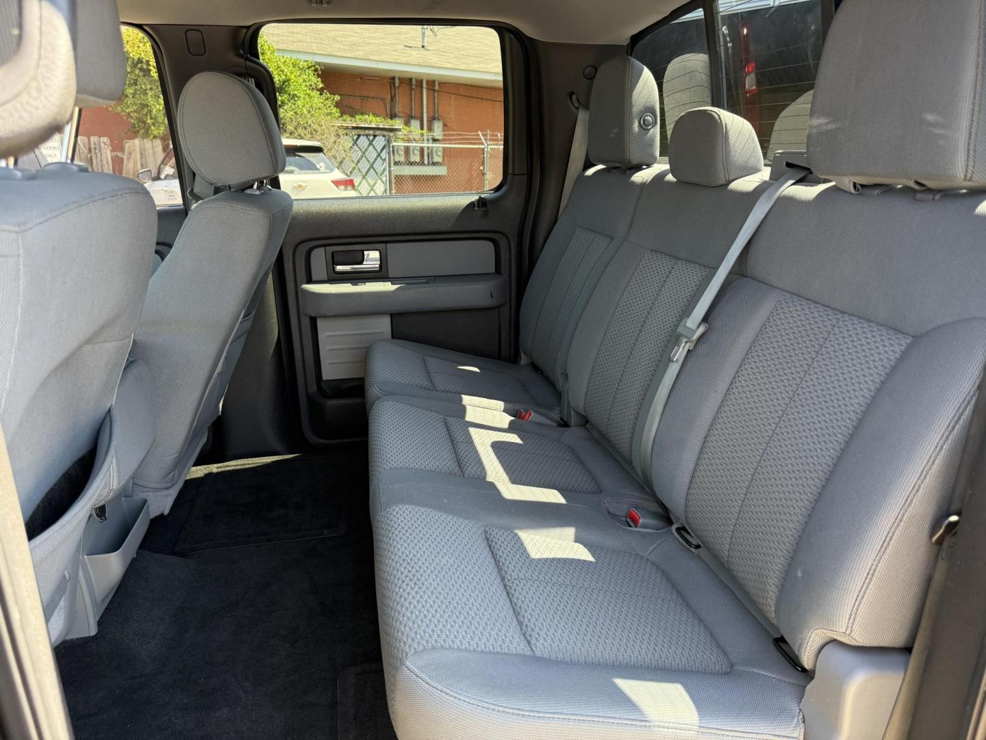 2013 Ford F-150 Platinum SuperCrew 6.5-ft. Bed 2WD (1FTFW1CT0DK) with an 3.5L V6 TURBO engine, 6-Speed Automatic transmission, located at 419 N 18th St., Monroe, LA, 71201, (318) 410-9250, 32.514370, -92.105133 - Photo#4