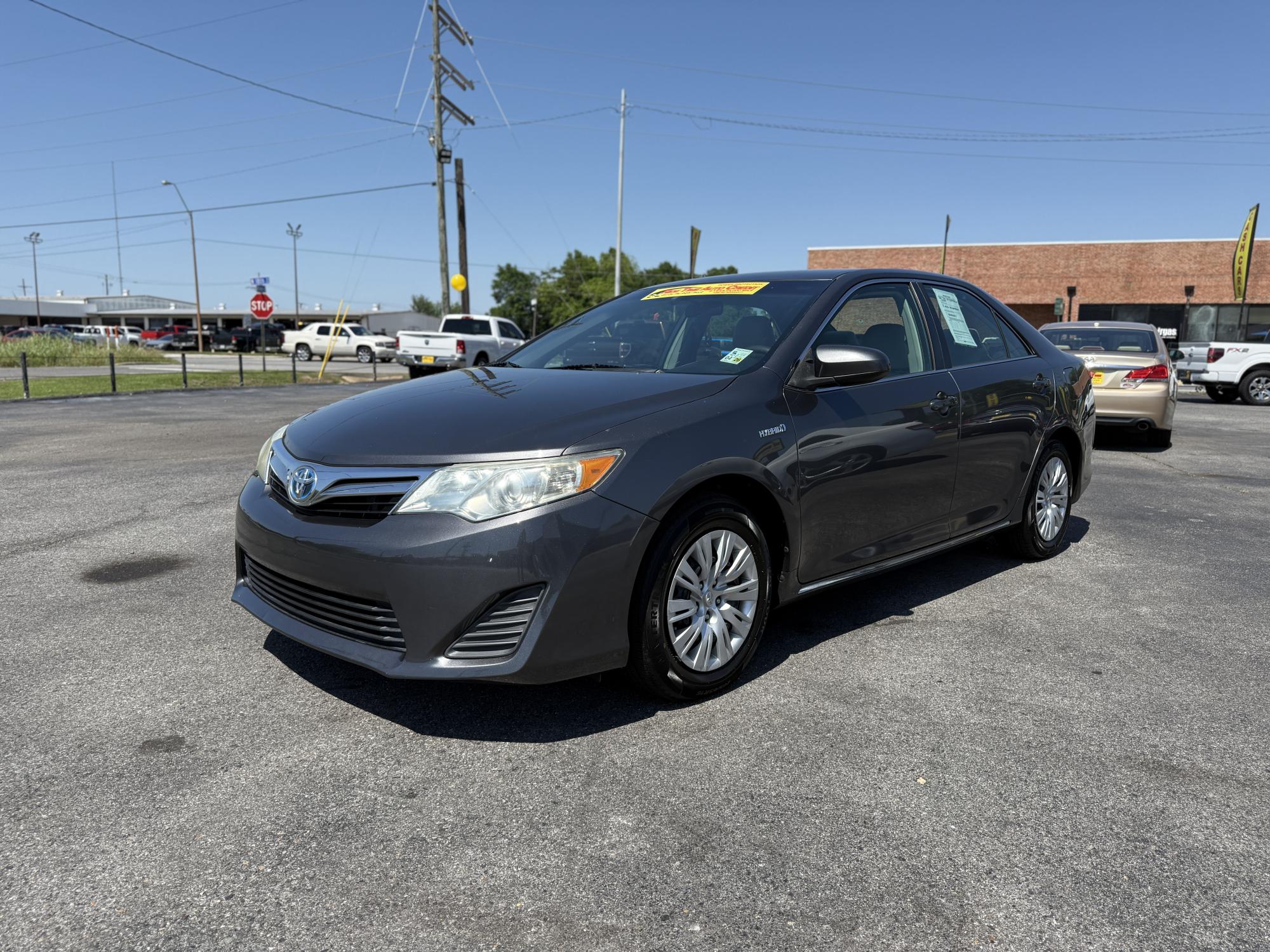 photo of 2014 Toyota Camry Hybrid XLE