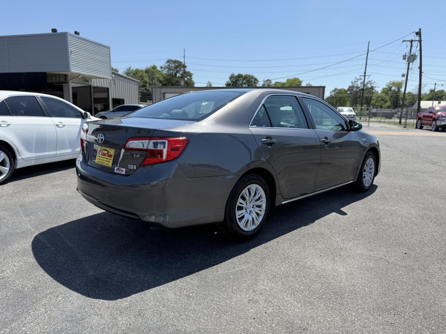 2014 Toyota Camry Hybrid XLE (4T1BD1FK2EU) with an 2.5L L4 DOHC 16V HYBRID engine, Continuously Variable Transmission transmission, located at 419 N 18th St., Monroe, LA, 71201, (318) 410-9250, 32.514370, -92.105133 - Photo#1