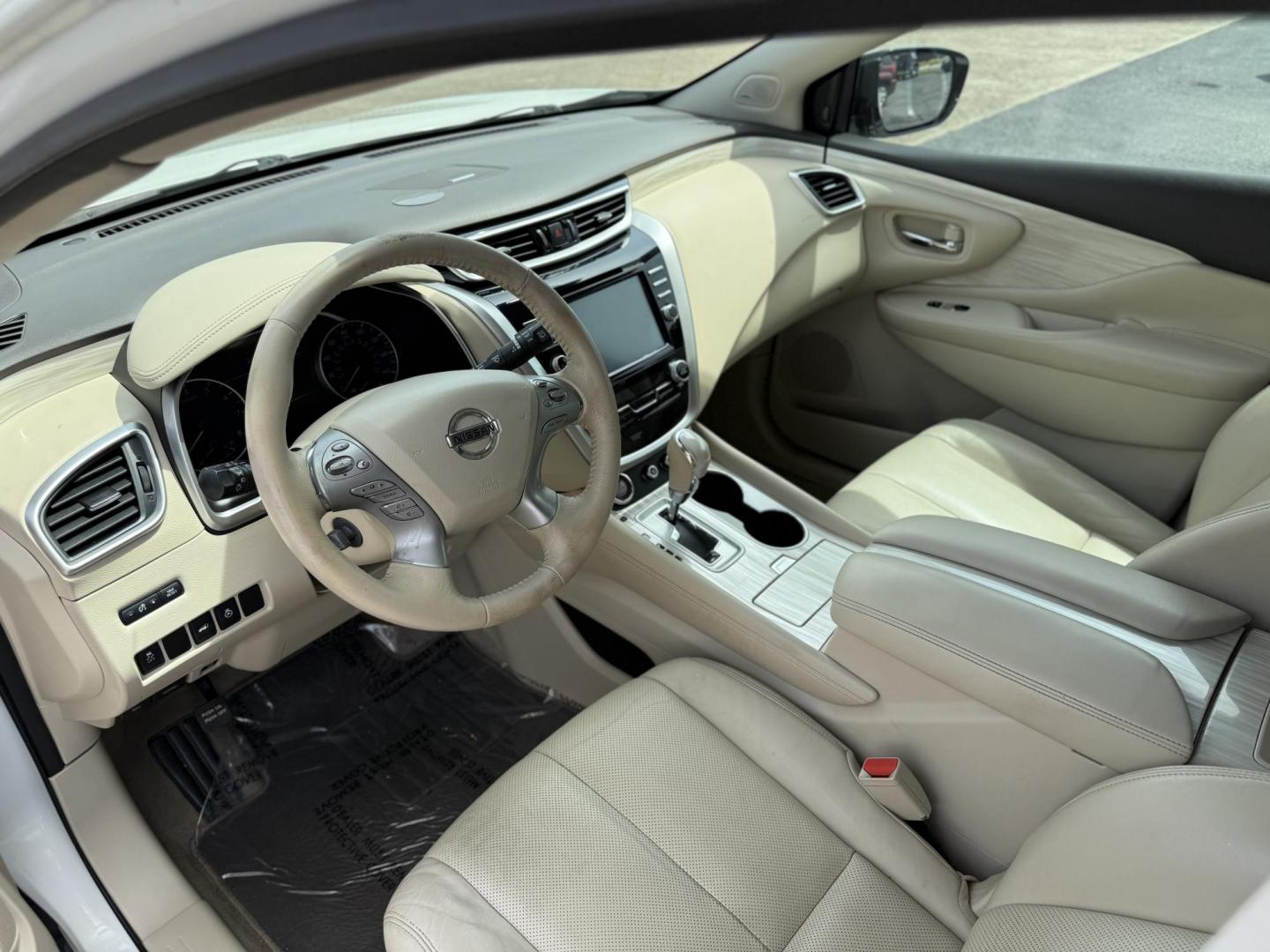 2015 Nissan Murano Platinum FWD (5N1AZ2MG2FN) with an 3.5L V6 DOHC 24V engine, Continuously Variable Transmission transmission, located at 419 N 18th St., Monroe, LA, 71201, (318) 410-9250, 32.514370, -92.105133 - Photo#2